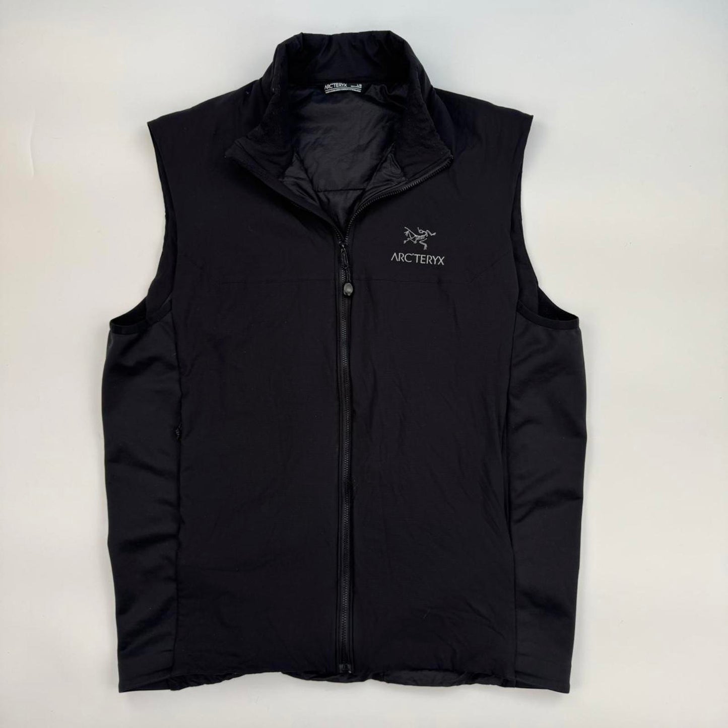 Arc’teryx Atom LT gilet / body warmer vest in black.