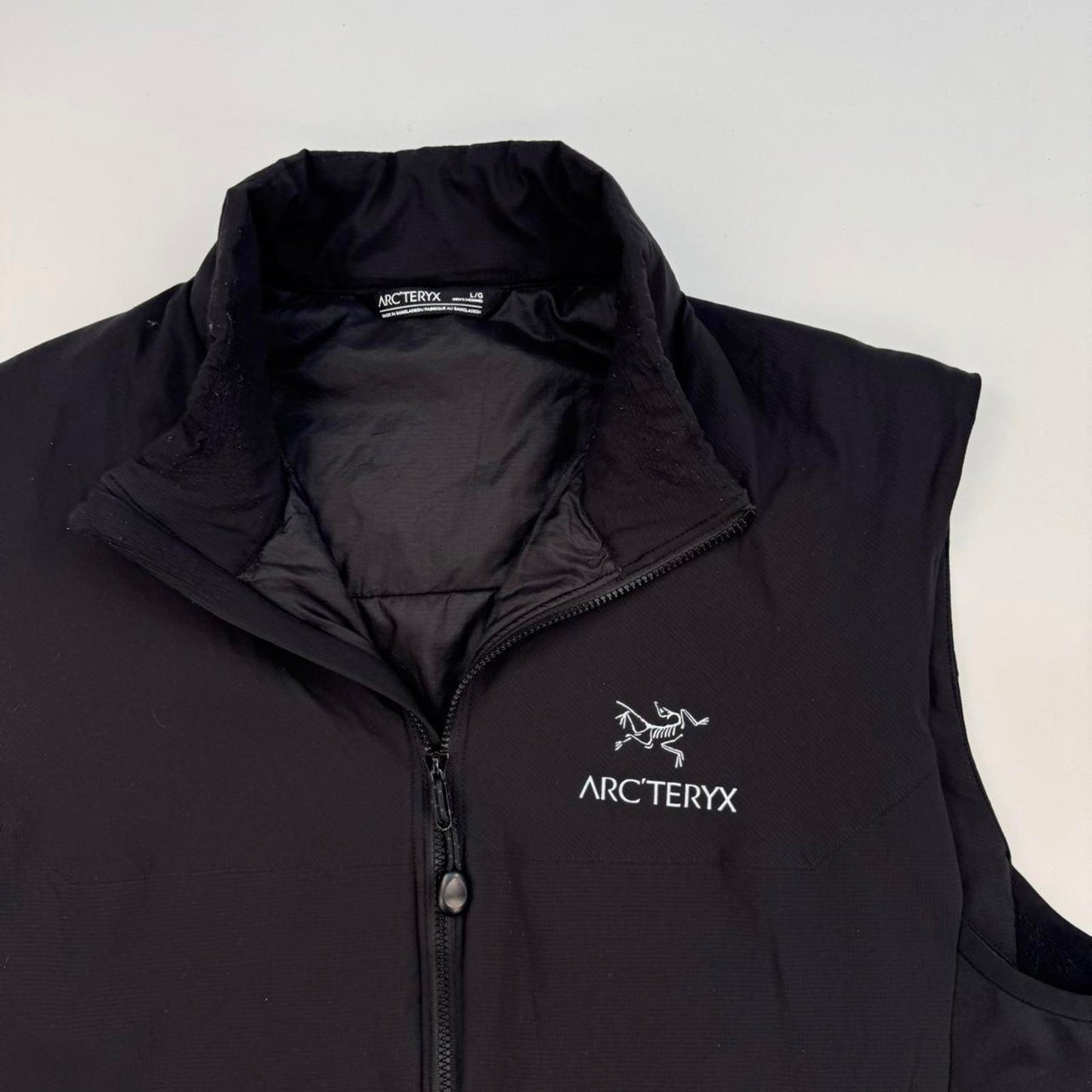 Arc’teryx Atom LT gilet / body warmer vest in black.